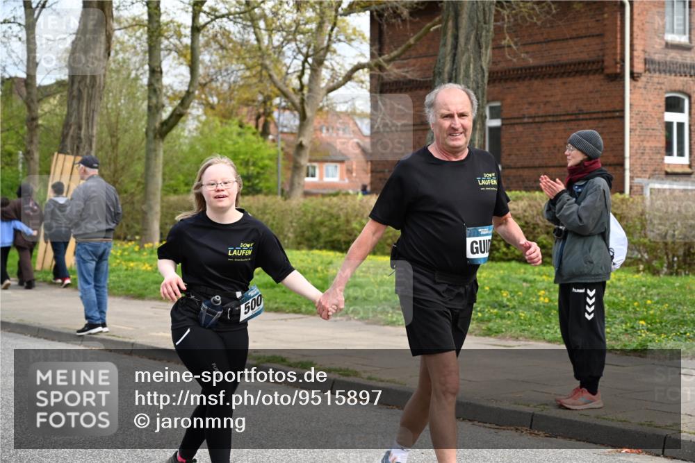 12.04.2026 - 45. Internationalen Wilhelmsburger Insellauf J. Mangold http://msf.ph/oto/9515897 12.04.2026 13:16:48 Ziel 5404, 3704, 3846, 2316, 5487, 3040, 4752, 3886, 3097, 2942, 3097, 2942, 3575, 2670, 3061, 3281, 4315, 4315, 4867, 4868, 4130, 4129, 2609, 2610, 2571, 5001, 5532, 4392, 4642, 4957 meine-sportfotos.de