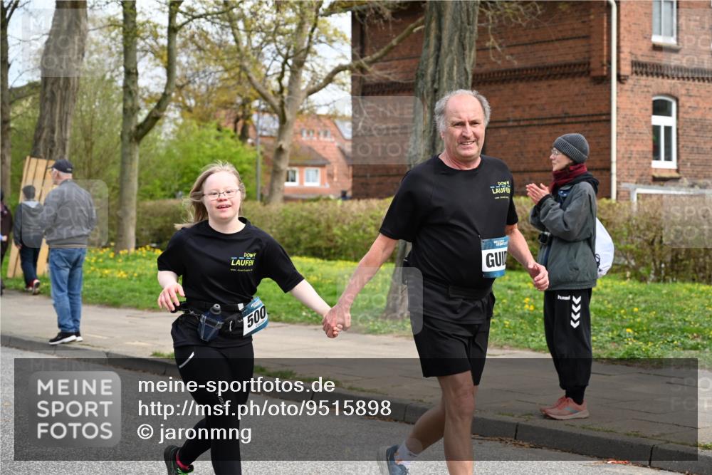 12.04.2026 - 45. Internationalen Wilhelmsburger Insellauf J. Mangold http://msf.ph/oto/9515898 12.04.2026 13:16:48 Ziel 5404, 3704, 3846, 2316, 5487, 3040, 4752, 3886, 3097, 2942, 3097, 2942, 3575, 2670, 3061, 3281, 4315, 4315, 4867, 4868, 4130, 4129, 2609, 2610, 2571, 5001, 5532, 4392, 4642, 4957 meine-sportfotos.de