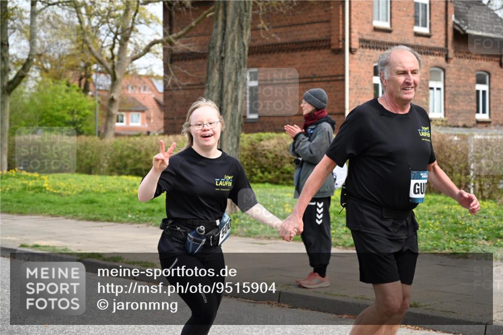 12.04.2026 - 45. Internationalen Wilhelmsburger Insellauf J. Mangold http://msf.ph/oto/9515904 12.04.2026 13:16:48 Ziel 5404, 3704, 3846, 2316, 5487, 3040, 4752, 3886, 3097, 2942, 3097, 2942, 3575, 2670, 3061, 3281, 4315, 4315, 4867, 4868, 4130, 4129, 2609, 2610, 2571, 5001, 5532, 4392, 4642, 4957 meine-sportfotos.de