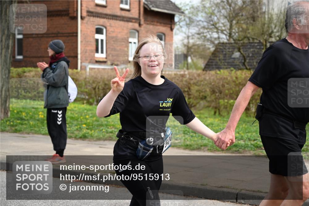 12.04.2026 - 45. Internationalen Wilhelmsburger Insellauf J. Mangold http://msf.ph/oto/9515913 12.04.2026 13:16:49 Ziel 5404, 3704, 3846, 2316, 5487, 3040, 4752, 3886, 3097, 2942, 3575, 2670, 3061, 3281, 4315, 4867, 4867, 4868, 4130, 4129, 2609, 2610, 2571, 5001, 5532, 4392, 4642, 4957, 3900 meine-sportfotos.de
