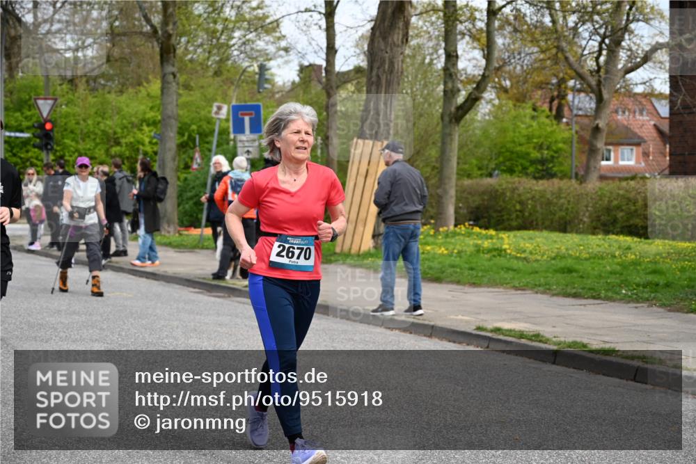 12.04.2026 - 45. Internationalen Wilhelmsburger Insellauf J. Mangold http://msf.ph/oto/9515918 12.04.2026 13:16:50 Ziel 3704, 3846, 2316, 5487, 3040, 4752, 3886, 3097, 2942, 3575, 3575, 2670, 3061, 3281, 4315, 4867, 4868, 4868, 4130, 4129, 2609, 2610, 2571, 5001, 5532, 4392, 4642, 4957, 3900 meine-sportfotos.de
