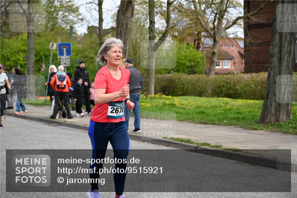 12.04.2026 - 45. Internationalen Wilhelmsburger Insellauf J. Mangold http://msf.ph/oto/9515921 12.04.2026 13:16:51 Ziel 3704, 3846, 2316, 5487, 3040, 4752, 3886, 3097, 2942, 3575, 2670, 3061, 3281, 4315, 4867, 4868, 4130, 4130, 4129, 2609, 2610, 2571, 5001, 5532, 4392, 4642, 4957, 3900, 5759 meine-sportfotos.de