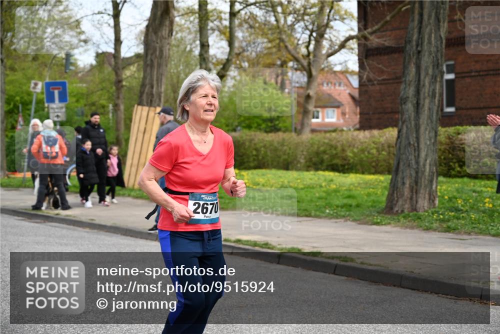 12.04.2026 - 45. Internationalen Wilhelmsburger Insellauf J. Mangold http://msf.ph/oto/9515924 12.04.2026 13:16:51 Ziel 3704, 3846, 2316, 5487, 3040, 4752, 3886, 3097, 2942, 3575, 2670, 3061, 3281, 4315, 4867, 4868, 4130, 4130, 4129, 2609, 2610, 2571, 5001, 5532, 4392, 4642, 4957, 3900, 5759 meine-sportfotos.de