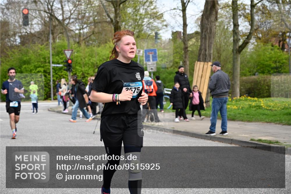 12.04.2026 - 45. Internationalen Wilhelmsburger Insellauf J. Mangold http://msf.ph/oto/9515925 12.04.2026 13:16:51 Ziel 3704, 3846, 2316, 5487, 3040, 4752, 3886, 3097, 2942, 3575, 2670, 3061, 3281, 4315, 4867, 4868, 4130, 4130, 4129, 2609, 2610, 2571, 5001, 5532, 4392, 4642, 4957, 3900, 5759 meine-sportfotos.de