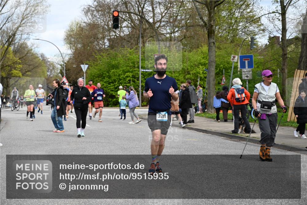 12.04.2026 - 45. Internationalen Wilhelmsburger Insellauf J. Mangold http://msf.ph/oto/9515935 12.04.2026 13:16:53 Ziel 3704, 3846, 2316, 5487, 3040, 4752, 3886, 3097, 2942, 3575, 2670, 3061, 3281, 4315, 4867, 4868, 4130, 4129, 2609, 2610, 2571, 2571, 5001, 5532, 4392, 4642, 4957, 3900, 5759 meine-sportfotos.de