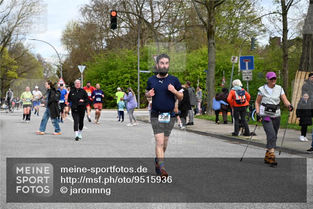 12.04.2026 - 45. Internationalen Wilhelmsburger Insellauf J. Mangold http://msf.ph/oto/9515936 12.04.2026 13:16:53 Ziel 3704, 3846, 2316, 5487, 3040, 4752, 3886, 3097, 2942, 3575, 2670, 3061, 3281, 4315, 4867, 4868, 4130, 4129, 2609, 2610, 2571, 2571, 5001, 5532, 4392, 4642, 4957, 3900, 5759 meine-sportfotos.de