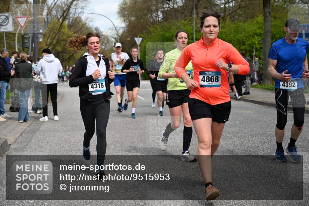 12.04.2026 - 45. Internationalen Wilhelmsburger Insellauf J. Mangold http://msf.ph/oto/9515953 12.04.2026 13:17:01 Ziel 5487, 3040, 4752, 3886, 3097, 2942, 3575, 2670, 3061, 3281, 4315, 4867, 4867, 4868, 4130, 4129, 2609, 2610, 2571, 5001, 5532, 4392, 4642, 4957, 3900, 3900, 5759, 2030, 3199, 3453, 3455, 4194, 5717, 4804 meine-sportfotos.de