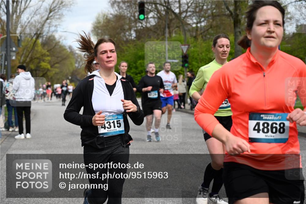 12.04.2026 - 45. Internationalen Wilhelmsburger Insellauf J. Mangold http://msf.ph/oto/9515963 12.04.2026 13:17:02 Ziel 5487, 3040, 4752, 3886, 3097, 2942, 3575, 2670, 3061, 3281, 4315, 4867, 4868, 4868, 4130, 4129, 2609, 2610, 2571, 5001, 5532, 4392, 4642, 4957, 3900, 5759, 2030, 3199, 3453, 3455, 4194, 5717, 4804, 3604 meine-sportfotos.de