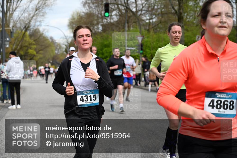 12.04.2026 - 45. Internationalen Wilhelmsburger Insellauf J. Mangold http://msf.ph/oto/9515964 12.04.2026 13:17:02 Ziel 5487, 3040, 4752, 3886, 3097, 2942, 3575, 2670, 3061, 3281, 4315, 4867, 4868, 4868, 4130, 4129, 2609, 2610, 2571, 5001, 5532, 4392, 4642, 4957, 3900, 5759, 2030, 3199, 3453, 3455, 4194, 5717, 4804, 3604 meine-sportfotos.de