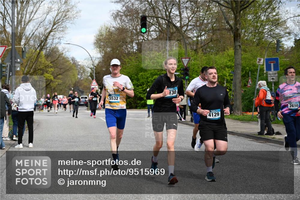 12.04.2026 - 45. Internationalen Wilhelmsburger Insellauf J. Mangold http://msf.ph/oto/9515969 12.04.2026 13:17:03 Ziel 5487, 3040, 4752, 3886, 3097, 2942, 3575, 2670, 3061, 3281, 4315, 4867, 4868, 4130, 4130, 4129, 2609, 2610, 2571, 5001, 5532, 4392, 4642, 4957, 3900, 5759, 5759, 2030, 3199, 3453, 3455, 4194, 5717, 4804, 3604 meine-sportfotos.de