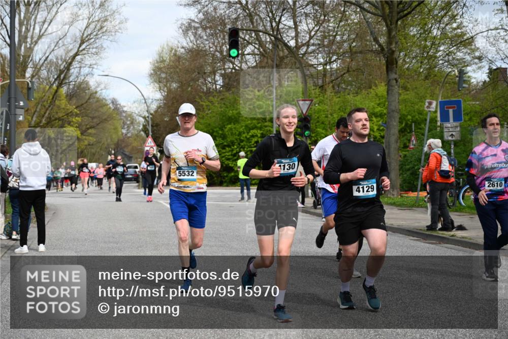 12.04.2026 - 45. Internationalen Wilhelmsburger Insellauf J. Mangold http://msf.ph/oto/9515970 12.04.2026 13:17:03 Ziel 5487, 3040, 4752, 3886, 3097, 2942, 3575, 2670, 3061, 3281, 4315, 4867, 4868, 4130, 4130, 4129, 2609, 2610, 2571, 5001, 5532, 4392, 4642, 4957, 3900, 5759, 5759, 2030, 3199, 3453, 3455, 4194, 5717, 4804, 3604 meine-sportfotos.de