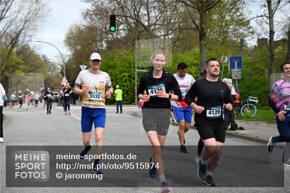 12.04.2026 - 45. Internationalen Wilhelmsburger Insellauf J. Mangold http://msf.ph/oto/9515974 12.04.2026 13:17:04 Ziel 5487, 3040, 4752, 3886, 3097, 2942, 3575, 2670, 3061, 3281, 4315, 4867, 4868, 4130, 4129, 2609, 2610, 4129, 2609, 2610, 2571, 5001, 5532, 4392, 4642, 4957, 3900, 5759, 2030, 3199, 3453, 3455, 4194, 5717, 4804, 3604, 2125 meine-sportfotos.de
