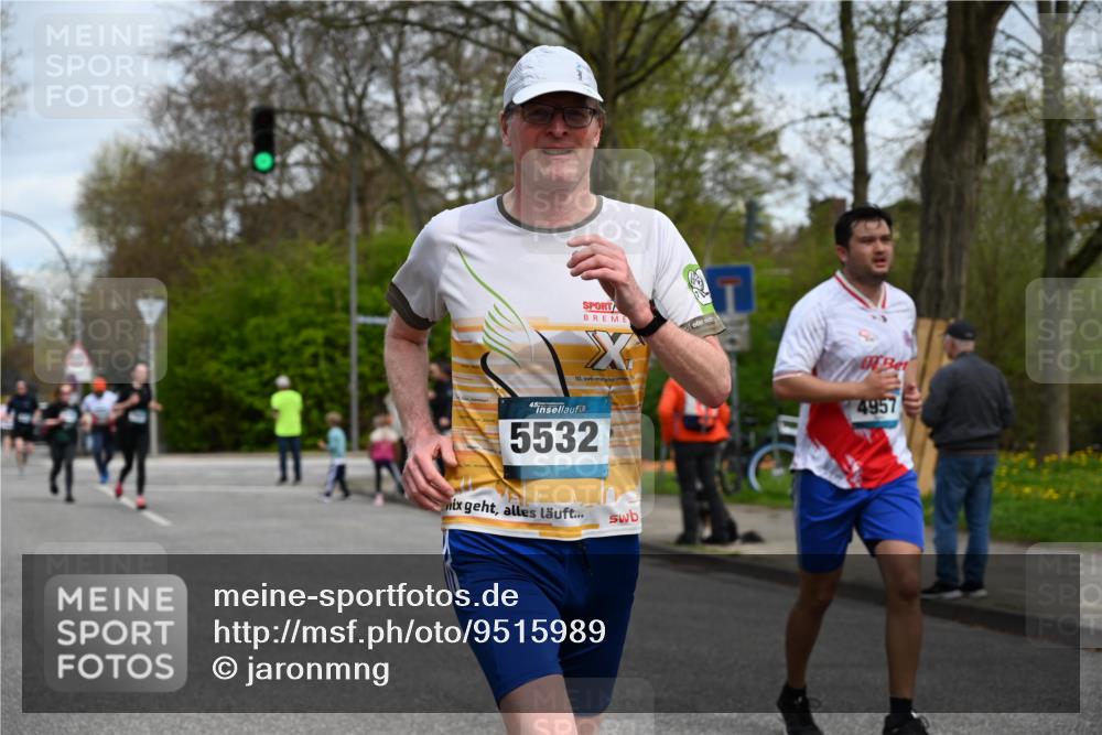 12.04.2026 - 45. Internationalen Wilhelmsburger Insellauf J. Mangold http://msf.ph/oto/9515989 12.04.2026 13:17:05 Ziel 5487, 3040, 4752, 3886, 3097, 2942, 3575, 2670, 3061, 3281, 4315, 4867, 4868, 4130, 4129, 2609, 2610, 2571, 2571, 5001, 5532, 4392, 4642, 4957, 3900, 5759, 2030, 3199, 3453, 3455, 4194, 5717, 4804, 3604, 2125 meine-sportfotos.de