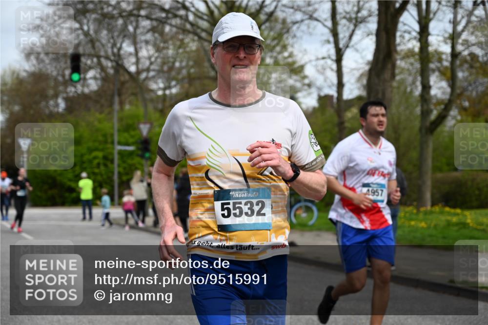 12.04.2026 - 45. Internationalen Wilhelmsburger Insellauf J. Mangold http://msf.ph/oto/9515991 12.04.2026 13:17:05 Ziel 5487, 3040, 4752, 3886, 3097, 2942, 3575, 2670, 3061, 3281, 4315, 4867, 4868, 4130, 4129, 2609, 2610, 2571, 2571, 5001, 5532, 4392, 4642, 4957, 3900, 5759, 2030, 3199, 3453, 3455, 4194, 5717, 4804, 3604, 2125 meine-sportfotos.de