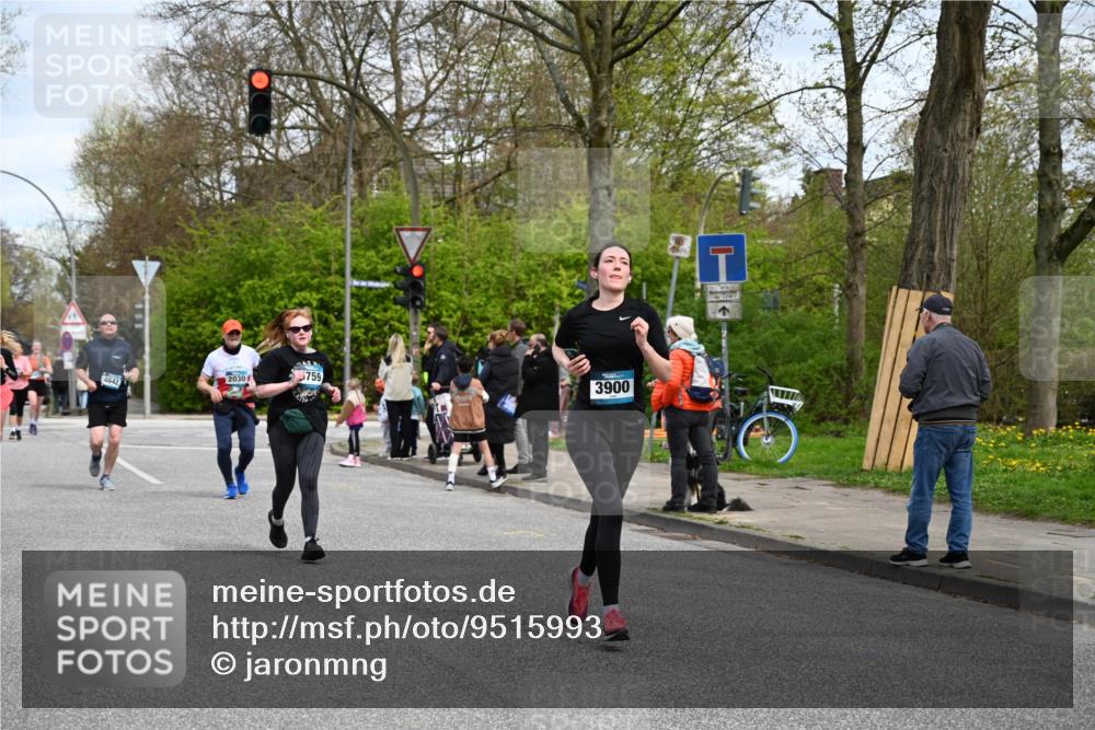 12.04.2026 - 45. Internationalen Wilhelmsburger Insellauf J. Mangold http://msf.ph/oto/9515993 12.04.2026 13:17:11 Ziel 3886, 3097, 2942, 3575, 2670, 3061, 3281, 4315, 4867, 4868, 4130, 4129, 2609, 2610, 2571, 5001, 5532, 4392, 4642, 4957, 3900, 5759, 2030, 3199, 3453, 3455, 4194, 4194, 5717, 4804, 3604, 2125, 2520, 5204, 3272, 4690, 3252, 4697 meine-sportfotos.de