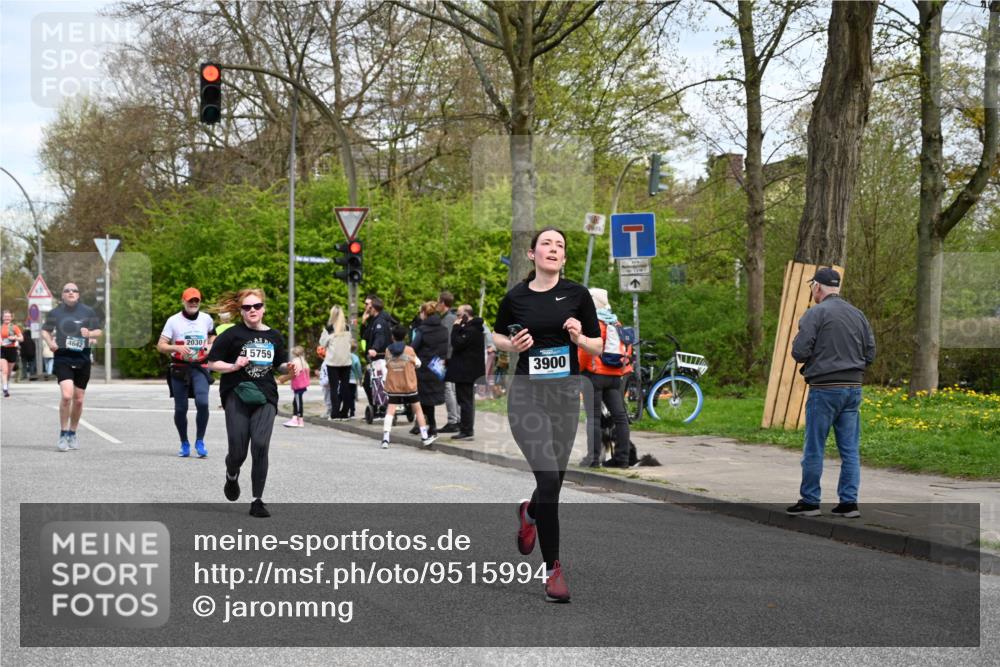12.04.2026 - 45. Internationalen Wilhelmsburger Insellauf J. Mangold http://msf.ph/oto/9515994 12.04.2026 13:17:11 Ziel 3886, 3097, 2942, 3575, 2670, 3061, 3281, 4315, 4867, 4868, 4130, 4129, 2609, 2610, 2571, 5001, 5532, 4392, 4642, 4957, 3900, 5759, 2030, 3199, 3453, 3455, 4194, 4194, 5717, 4804, 3604, 2125, 2520, 5204, 3272, 4690, 3252, 4697 meine-sportfotos.de