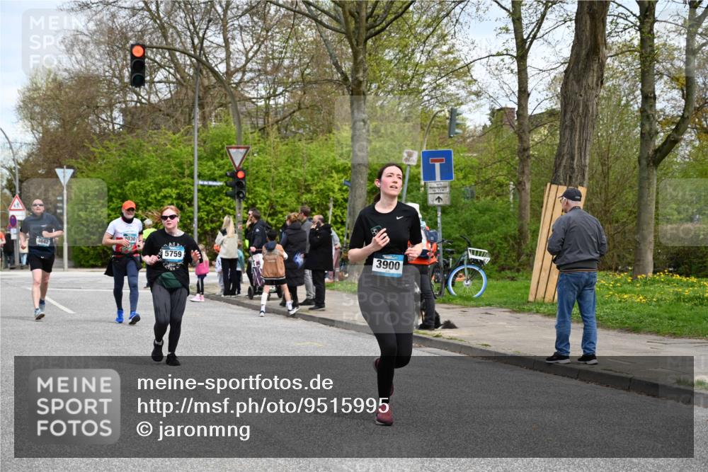 12.04.2026 - 45. Internationalen Wilhelmsburger Insellauf J. Mangold http://msf.ph/oto/9515995 12.04.2026 13:17:11 Ziel 3886, 3097, 2942, 3575, 2670, 3061, 3281, 4315, 4867, 4868, 4130, 4129, 2609, 2610, 2571, 5001, 5532, 4392, 4642, 4957, 3900, 5759, 2030, 3199, 3453, 3455, 4194, 4194, 5717, 4804, 3604, 2125, 2520, 5204, 3272, 4690, 3252, 4697 meine-sportfotos.de