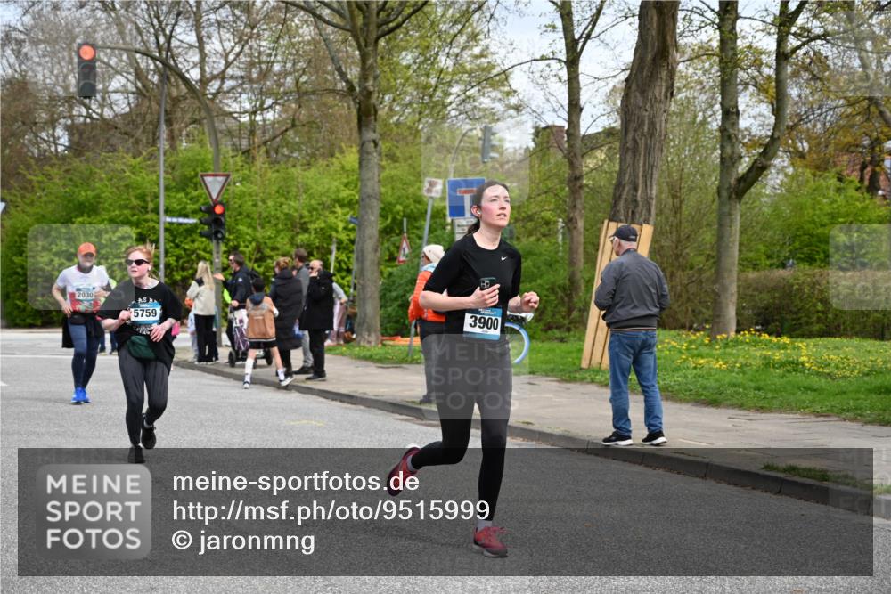 12.04.2026 - 45. Internationalen Wilhelmsburger Insellauf J. Mangold http://msf.ph/oto/9515999 12.04.2026 13:17:11 Ziel 3886, 3097, 2942, 3575, 2670, 3061, 3281, 4315, 4867, 4868, 4130, 4129, 2609, 2610, 2571, 5001, 5532, 4392, 4642, 4957, 3900, 5759, 2030, 3199, 3453, 3455, 4194, 4194, 5717, 4804, 3604, 2125, 2520, 5204, 3272, 4690, 3252, 4697 meine-sportfotos.de