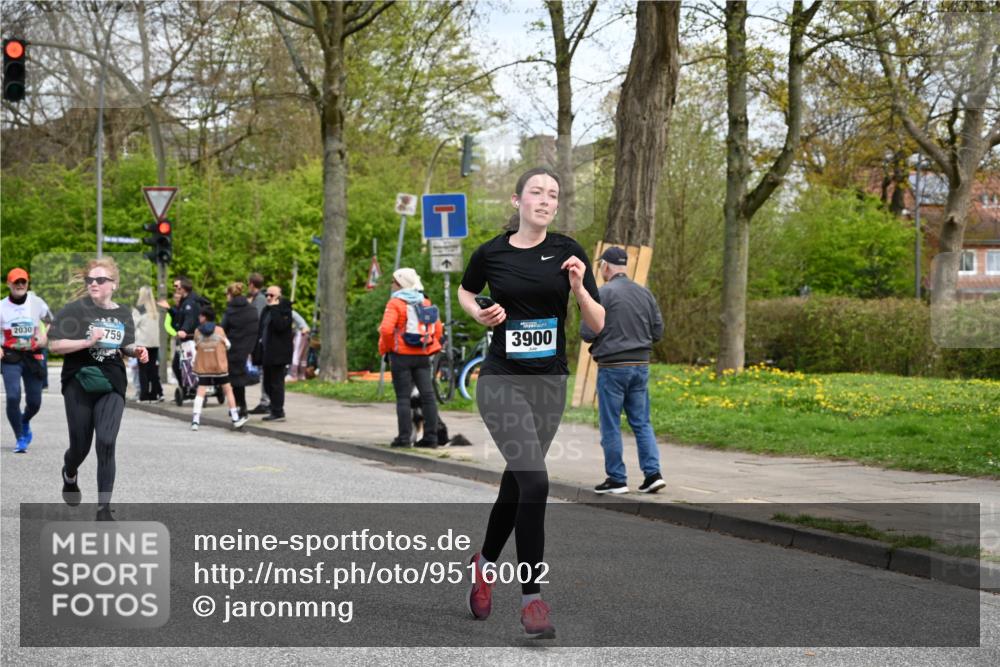12.04.2026 - 45. Internationalen Wilhelmsburger Insellauf J. Mangold http://msf.ph/oto/9516002 12.04.2026 13:17:12 Ziel 3886, 3097, 2942, 3575, 2670, 3061, 3281, 4315, 4867, 4868, 4130, 4129, 2609, 2610, 2571, 5001, 5532, 4392, 4642, 4957, 4957, 3900, 5759, 2030, 3199, 3453, 3455, 4194, 5717, 5717, 4804, 3604, 2125, 2520, 5204, 3272, 4690, 3252, 4697 meine-sportfotos.de