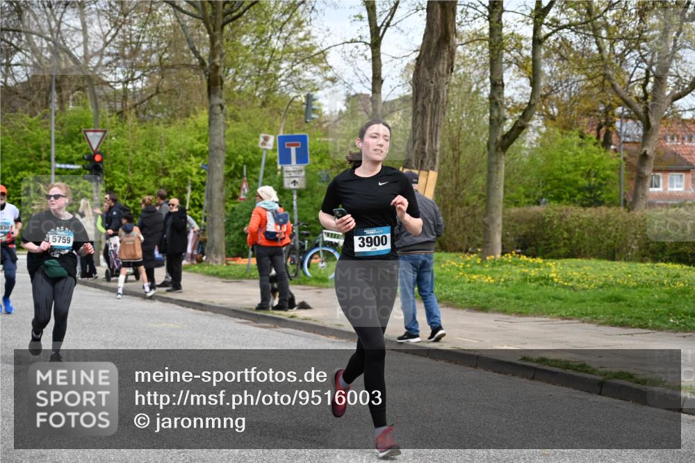 12.04.2026 - 45. Internationalen Wilhelmsburger Insellauf J. Mangold http://msf.ph/oto/9516003 12.04.2026 13:17:12 Ziel 3886, 3097, 2942, 3575, 2670, 3061, 3281, 4315, 4867, 4868, 4130, 4129, 2609, 2610, 2571, 5001, 5532, 4392, 4642, 4957, 4957, 3900, 5759, 2030, 3199, 3453, 3455, 4194, 5717, 5717, 4804, 3604, 2125, 2520, 5204, 3272, 4690, 3252, 4697 meine-sportfotos.de