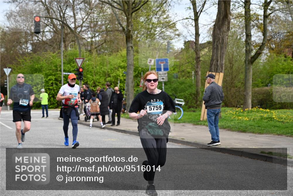 12.04.2026 - 45. Internationalen Wilhelmsburger Insellauf J. Mangold http://msf.ph/oto/9516014 12.04.2026 13:17:13 Ziel 3097, 2942, 3575, 2670, 3061, 3281, 4315, 4867, 4868, 4130, 4129, 2609, 2610, 2571, 5001, 5532, 4392, 4642, 4957, 3900, 3900, 5759, 2030, 3199, 3453, 3455, 4194, 5717, 4804, 4804, 3604, 2125, 2520, 5204, 3272, 4690, 3252, 4697, 2903 meine-sportfotos.de