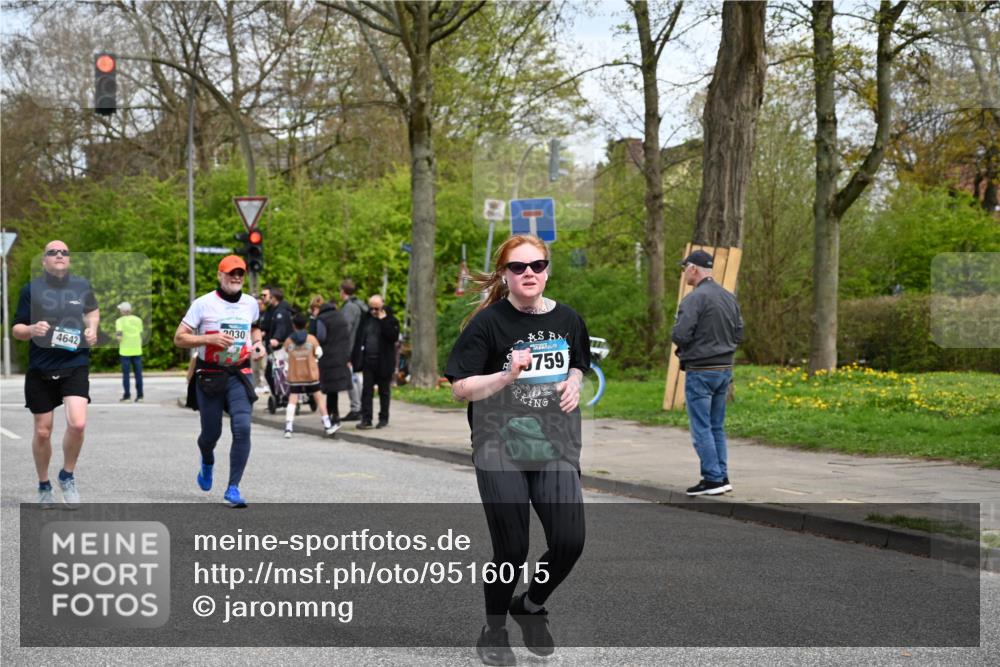 12.04.2026 - 45. Internationalen Wilhelmsburger Insellauf J. Mangold http://msf.ph/oto/9516015 12.04.2026 13:17:14 Ziel 3575, 2670, 3061, 3281, 4315, 4867, 4868, 4130, 4129, 2609, 2610, 2571, 5001, 5532, 4392, 4642, 4957, 3900, 5759, 2030, 3199, 3453, 3455, 4194, 5717, 4804, 3604, 3604, 2125, 2520, 5204, 3272, 4690, 3252, 4697, 2903 meine-sportfotos.de