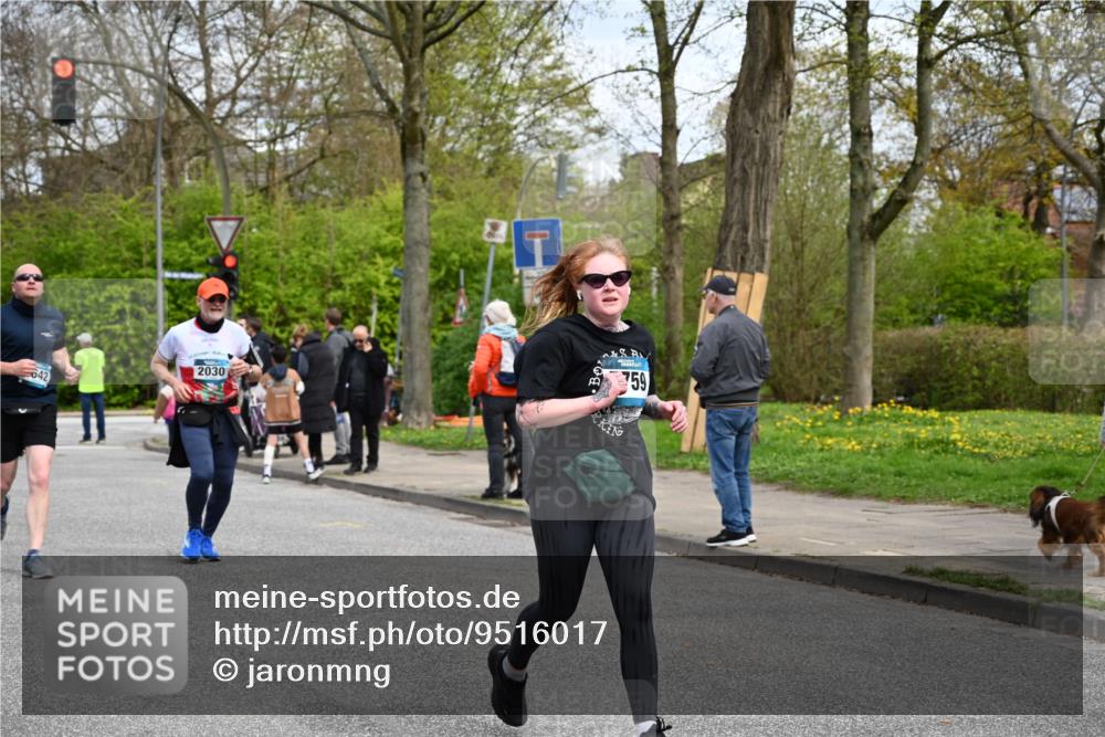 12.04.2026 - 45. Internationalen Wilhelmsburger Insellauf J. Mangold http://msf.ph/oto/9516017 12.04.2026 13:17:14 Ziel 3575, 2670, 3061, 3281, 4315, 4867, 4868, 4130, 4129, 2609, 2610, 2571, 5001, 5532, 4392, 4642, 4957, 3900, 5759, 2030, 3199, 3453, 3455, 4194, 5717, 4804, 3604, 3604, 2125, 2520, 5204, 3272, 4690, 3252, 4697, 2903 meine-sportfotos.de