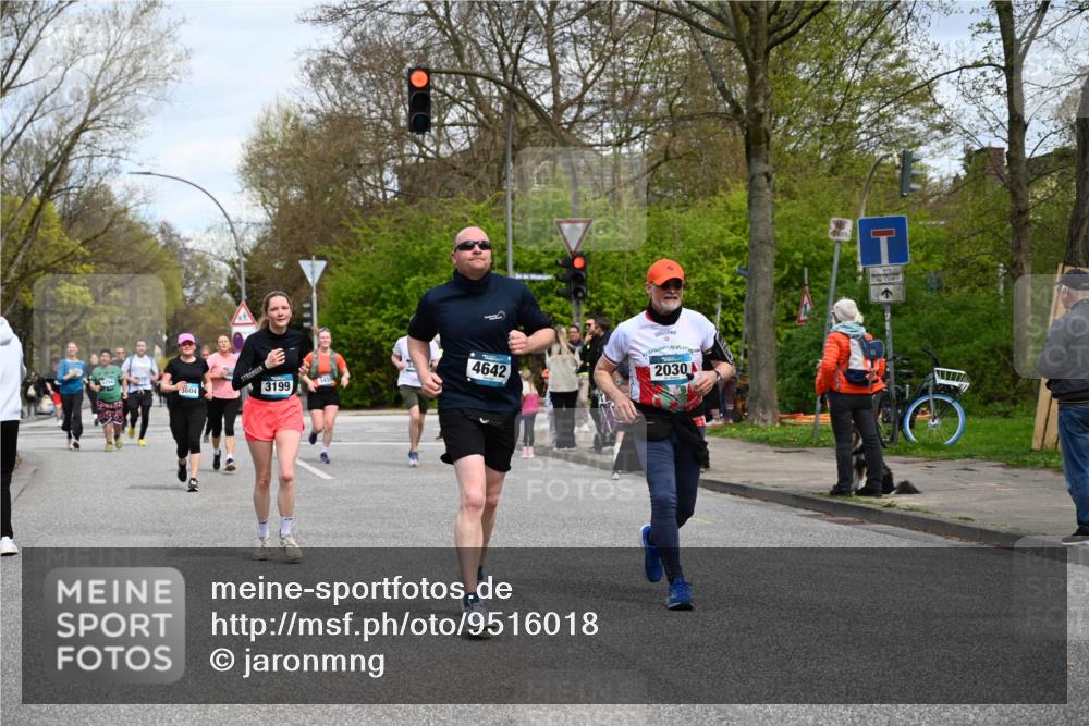 12.04.2026 - 45. Internationalen Wilhelmsburger Insellauf J. Mangold http://msf.ph/oto/9516018 12.04.2026 13:17:15 Ziel 3575, 2670, 3061, 3281, 4315, 4867, 4868, 4130, 4129, 2609, 2610, 2571, 5001, 5532, 4392, 4642, 4957, 3900, 5759, 5759, 2030, 3199, 3453, 3455, 4194, 5717, 4804, 3604, 2125, 2520, 5204, 3272, 4690, 3252, 4697, 2903, 4104 meine-sportfotos.de