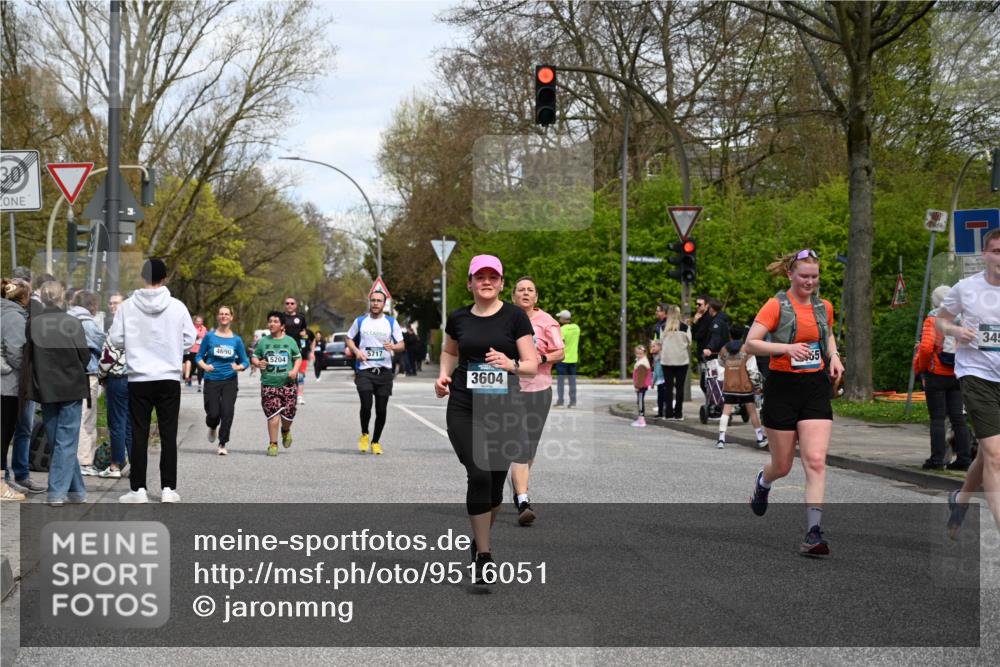 12.04.2026 - 45. Internationalen Wilhelmsburger Insellauf J. Mangold http://msf.ph/oto/9516051 12.04.2026 13:17:19 Ziel 2670, 3061, 3281, 4315, 4867, 4868, 4130, 4129, 2609, 2610, 2571, 5001, 5532, 4392, 4642, 4957, 3900, 5759, 2030, 3199, 3453, 3455, 3455, 4194, 5717, 4804, 3604, 2125, 2520, 5204, 3272, 4690, 3252, 4697, 2903, 4104, 5465, 4998, 5332 meine-sportfotos.de