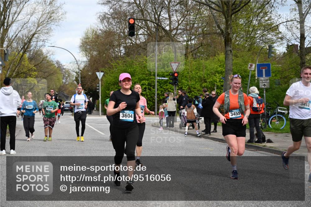 12.04.2026 - 45. Internationalen Wilhelmsburger Insellauf J. Mangold http://msf.ph/oto/9516056 12.04.2026 13:17:20 Ziel 2670, 3061, 3281, 4315, 4867, 4868, 4130, 4129, 2609, 2610, 2571, 5001, 5532, 4392, 4642, 4957, 3900, 5759, 2030, 3199, 3453, 3455, 4194, 5717, 4804, 3604, 2125, 2520, 2520, 5204, 3272, 4690, 3252, 4697, 2903, 4104, 5465, 4998, 5332 meine-sportfotos.de