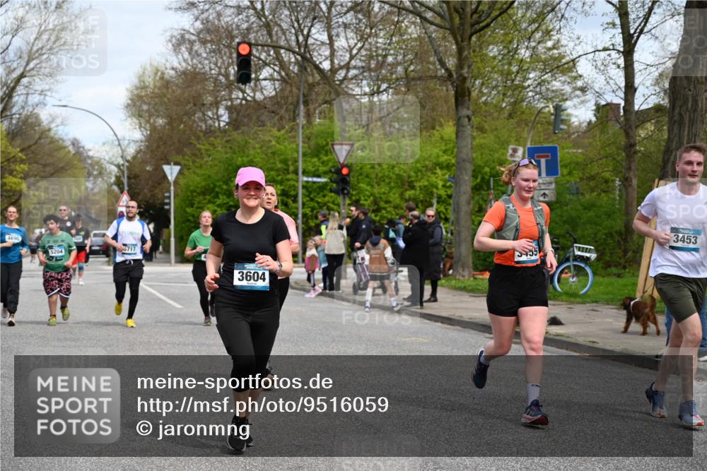 12.04.2026 - 45. Internationalen Wilhelmsburger Insellauf J. Mangold http://msf.ph/oto/9516059 12.04.2026 13:17:20 Ziel 2670, 3061, 3281, 4315, 4867, 4868, 4130, 4129, 2609, 2610, 2571, 5001, 5532, 4392, 4642, 4957, 3900, 5759, 2030, 3199, 3453, 3455, 4194, 5717, 4804, 3604, 2125, 2520, 2520, 5204, 3272, 4690, 3252, 4697, 2903, 4104, 5465, 4998, 5332 meine-sportfotos.de