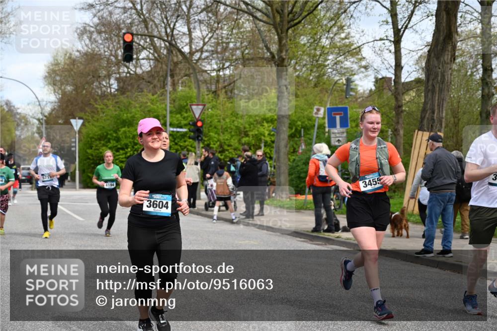 12.04.2026 - 45. Internationalen Wilhelmsburger Insellauf J. Mangold http://msf.ph/oto/9516063 12.04.2026 13:17:20 Ziel 2670, 3061, 3281, 4315, 4867, 4868, 4130, 4129, 2609, 2610, 2571, 5001, 5532, 4392, 4642, 4957, 3900, 5759, 2030, 3199, 3453, 3455, 4194, 5717, 4804, 3604, 2125, 2520, 2520, 5204, 3272, 4690, 3252, 4697, 2903, 4104, 5465, 4998, 5332 meine-sportfotos.de