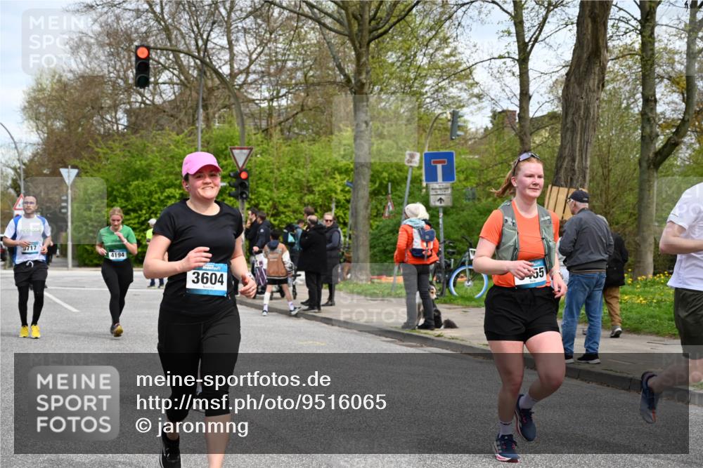 12.04.2026 - 45. Internationalen Wilhelmsburger Insellauf J. Mangold http://msf.ph/oto/9516065 12.04.2026 13:17:20 Ziel 2670, 3061, 3281, 4315, 4867, 4868, 4130, 4129, 2609, 2610, 2571, 5001, 5532, 4392, 4642, 4957, 3900, 5759, 2030, 3199, 3453, 3455, 4194, 5717, 4804, 3604, 2125, 2520, 2520, 5204, 3272, 4690, 3252, 4697, 2903, 4104, 5465, 4998, 5332 meine-sportfotos.de
