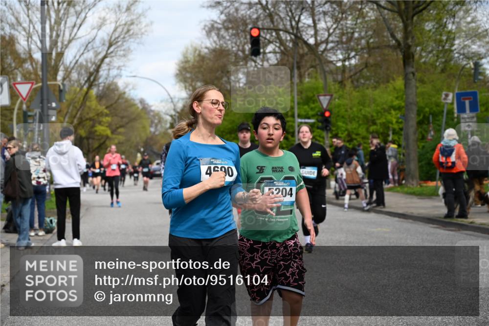 12.04.2026 - 45. Internationalen Wilhelmsburger Insellauf J. Mangold http://msf.ph/oto/9516104 12.04.2026 13:17:26 Ziel 4867, 4868, 4130, 4129, 2609, 2610, 2571, 5001, 5532, 4392, 4642, 4957, 3900, 5759, 2030, 3199, 3453, 3455, 4194, 5717, 4804, 3604, 3604, 2125, 2520, 5204, 3272, 4690, 3252, 4697, 2903, 4104, 5465, 4998, 5332, 4203, 4202, 5836, 2759, 4487 meine-sportfotos.de