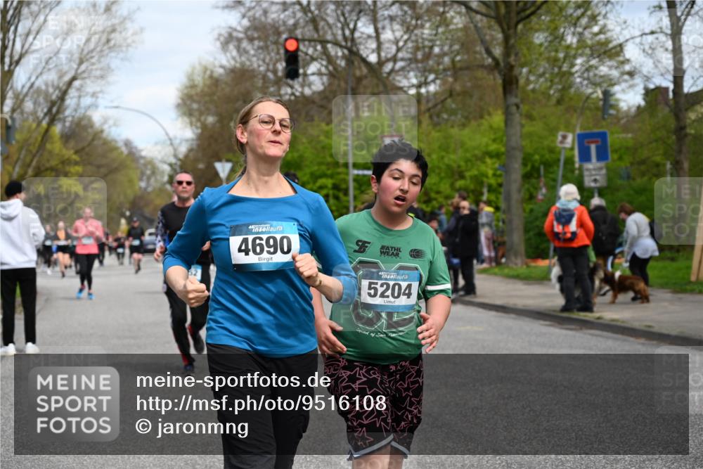 12.04.2026 - 45. Internationalen Wilhelmsburger Insellauf J. Mangold http://msf.ph/oto/9516108 12.04.2026 13:17:26 Ziel 4867, 4868, 4130, 4129, 2609, 2610, 2571, 5001, 5532, 4392, 4642, 4957, 3900, 5759, 2030, 3199, 3453, 3455, 4194, 5717, 4804, 3604, 3604, 2125, 2520, 5204, 3272, 4690, 3252, 4697, 2903, 4104, 5465, 4998, 5332, 4203, 4202, 5836, 2759, 4487 meine-sportfotos.de