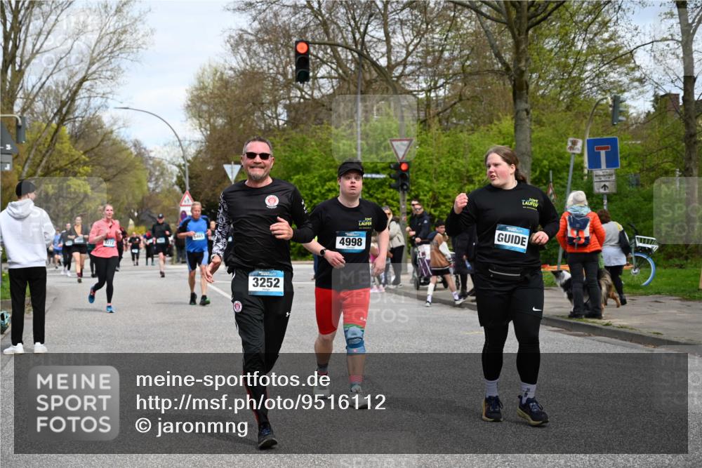 12.04.2026 - 45. Internationalen Wilhelmsburger Insellauf J. Mangold http://msf.ph/oto/9516112 12.04.2026 13:17:28 Ziel 4130, 4129, 2609, 2610, 2571, 5001, 5532, 4392, 4642, 4957, 3900, 5759, 2030, 3199, 3453, 3455, 4194, 5717, 4804, 3604, 2125, 2125, 2520, 5204, 3272, 4690, 3252, 4697, 2903, 4104, 5465, 4998, 5465, 4998, 5332, 4203, 4202, 5836, 2759, 4487, 2833 meine-sportfotos.de