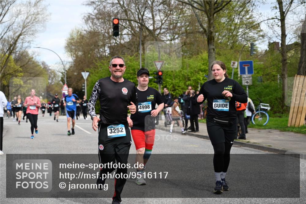 12.04.2026 - 45. Internationalen Wilhelmsburger Insellauf J. Mangold http://msf.ph/oto/9516117 12.04.2026 13:17:28 Ziel 4130, 4129, 2609, 2610, 2571, 5001, 5532, 4392, 4642, 4957, 3900, 5759, 2030, 3199, 3453, 3455, 4194, 5717, 4804, 3604, 2125, 2125, 2520, 5204, 3272, 4690, 3252, 4697, 2903, 4104, 5465, 4998, 5465, 4998, 5332, 4203, 4202, 5836, 2759, 4487, 2833 meine-sportfotos.de