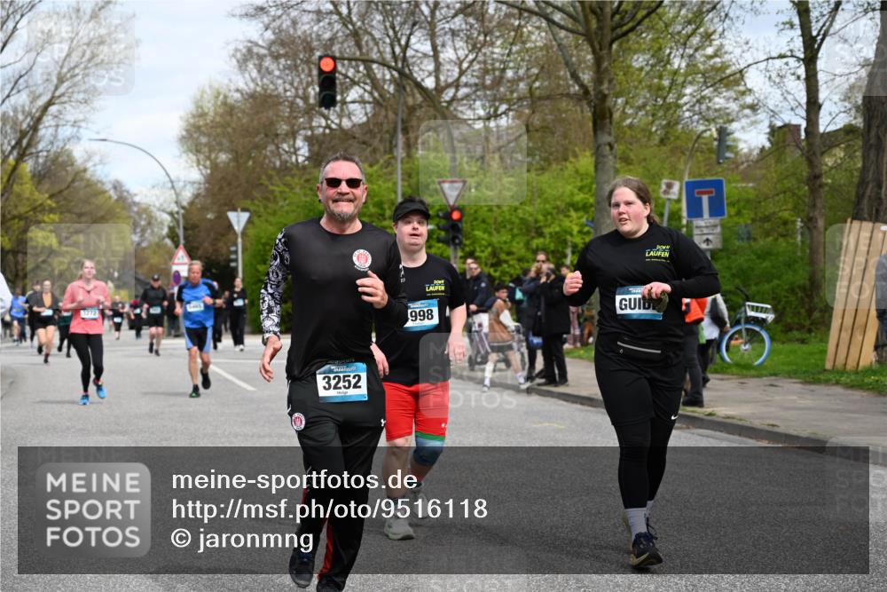 12.04.2026 - 45. Internationalen Wilhelmsburger Insellauf J. Mangold http://msf.ph/oto/9516118 12.04.2026 13:17:28 Ziel 4130, 4129, 2609, 2610, 2571, 5001, 5532, 4392, 4642, 4957, 3900, 5759, 2030, 3199, 3453, 3455, 4194, 5717, 4804, 3604, 2125, 2125, 2520, 5204, 3272, 4690, 3252, 4697, 2903, 4104, 5465, 4998, 5465, 4998, 5332, 4203, 4202, 5836, 2759, 4487, 2833 meine-sportfotos.de