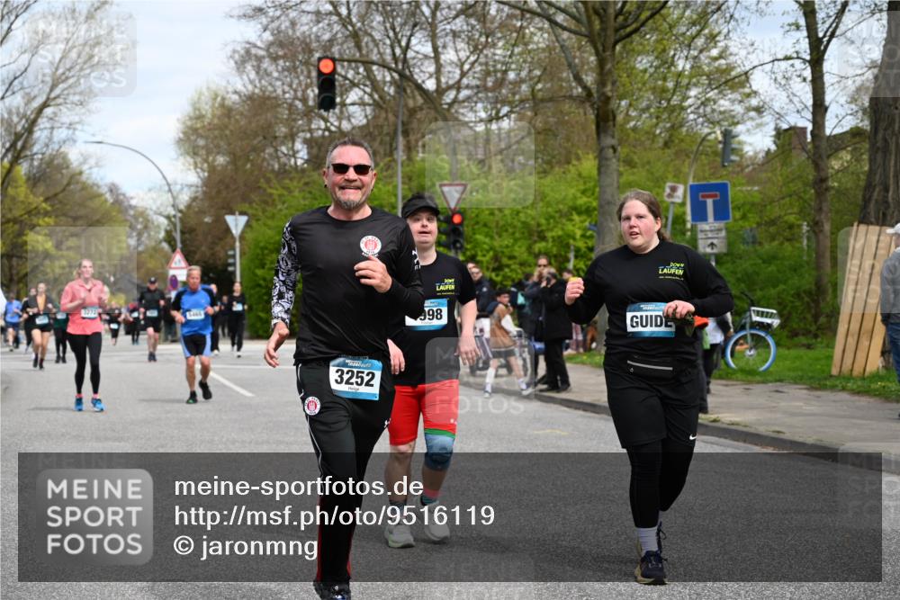 12.04.2026 - 45. Internationalen Wilhelmsburger Insellauf J. Mangold http://msf.ph/oto/9516119 12.04.2026 13:17:28 Ziel 4130, 4129, 2609, 2610, 2571, 5001, 5532, 4392, 4642, 4957, 3900, 5759, 2030, 3199, 3453, 3455, 4194, 5717, 4804, 3604, 2125, 2125, 2520, 5204, 3272, 4690, 3252, 4697, 2903, 4104, 5465, 4998, 5465, 4998, 5332, 4203, 4202, 5836, 2759, 4487, 2833 meine-sportfotos.de