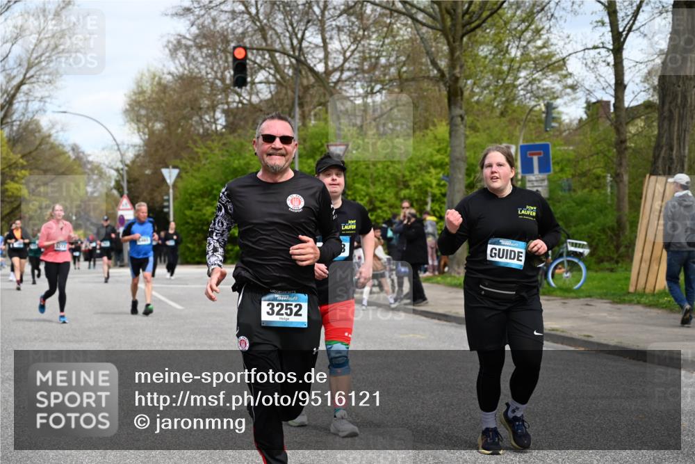 12.04.2026 - 45. Internationalen Wilhelmsburger Insellauf J. Mangold http://msf.ph/oto/9516121 12.04.2026 13:17:28 Ziel 4130, 4129, 2609, 2610, 2571, 5001, 5532, 4392, 4642, 4957, 3900, 5759, 2030, 3199, 3453, 3455, 4194, 5717, 4804, 3604, 2125, 2125, 2520, 5204, 3272, 4690, 3252, 4697, 2903, 4104, 5465, 4998, 5465, 4998, 5332, 4203, 4202, 5836, 2759, 4487, 2833 meine-sportfotos.de
