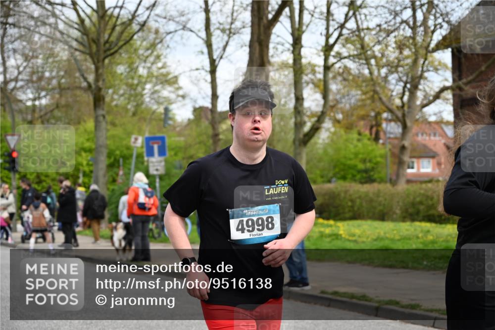 12.04.2026 - 45. Internationalen Wilhelmsburger Insellauf J. Mangold http://msf.ph/oto/9516138 12.04.2026 13:17:31 Ziel 5001, 5532, 4392, 4642, 4957, 3900, 5759, 2030, 3199, 3453, 3455, 4194, 5717, 4804, 3604, 2125, 2520, 5204, 3272, 4690, 3252, 4697, 2903, 4104, 5465, 4998, 5332, 4203, 4202, 5836, 2759, 4487, 2833, 3879 meine-sportfotos.de