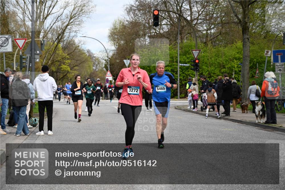 12.04.2026 - 45. Internationalen Wilhelmsburger Insellauf J. Mangold http://msf.ph/oto/9516142 12.04.2026 13:17:32 Ziel 5532, 4392, 4642, 4957, 3900, 5759, 2030, 3199, 3453, 3455, 4194, 5717, 4804, 3604, 2125, 2520, 2520, 5204, 3272, 4690, 3252, 4697, 2903, 4104, 5465, 4998, 5332, 4203, 4202, 5836, 2759, 4487, 2833, 3879 meine-sportfotos.de
