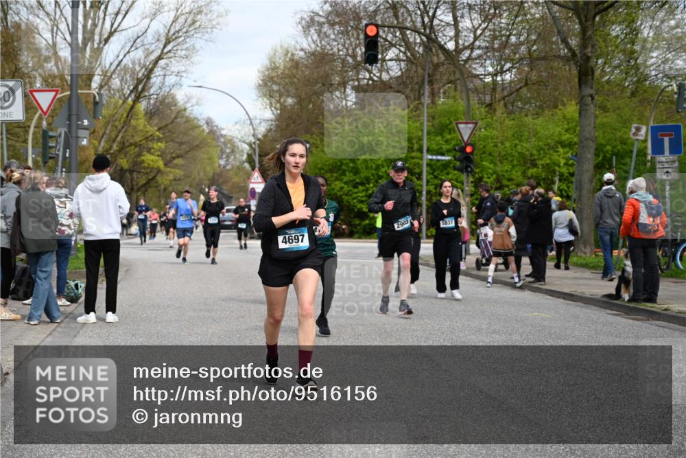 12.04.2026 - 45. Internationalen Wilhelmsburger Insellauf J. Mangold http://msf.ph/oto/9516156 12.04.2026 13:17:36 Ziel 4957, 3900, 5759, 2030, 3199, 3453, 3455, 4194, 5717, 4804, 3604, 2125, 2520, 5204, 3272, 4690, 3252, 4697, 2903, 4104, 5465, 4998, 5332, 4203, 4202, 5836, 2759, 4487, 2833, 3879, 3630, 5714, 4213 meine-sportfotos.de