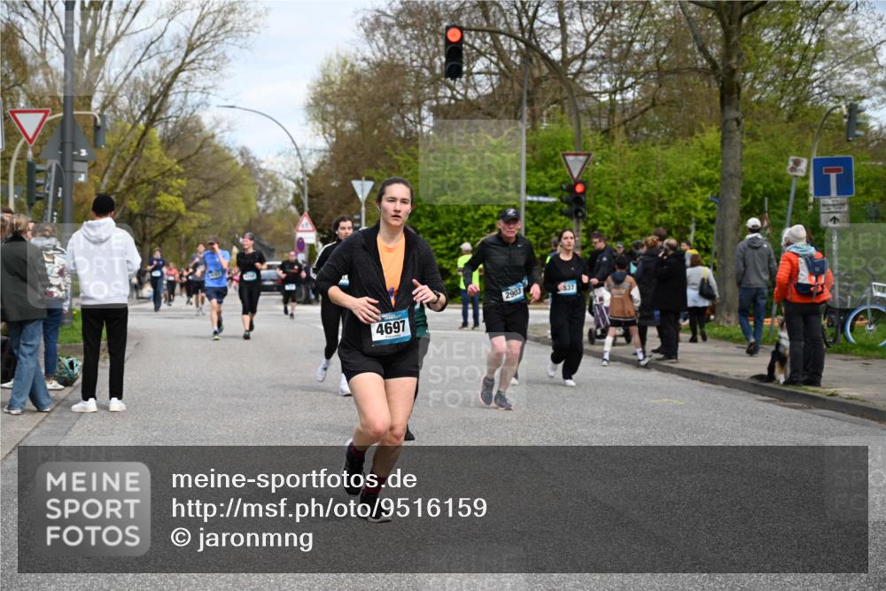 12.04.2026 - 45. Internationalen Wilhelmsburger Insellauf J. Mangold http://msf.ph/oto/9516159 12.04.2026 13:17:36 Ziel 4957, 3900, 5759, 2030, 3199, 3453, 3455, 4194, 5717, 4804, 3604, 2125, 2520, 5204, 3272, 4690, 3252, 4697, 2903, 4104, 5465, 4998, 5332, 4203, 4202, 5836, 2759, 4487, 2833, 3879, 3630, 5714, 4213 meine-sportfotos.de