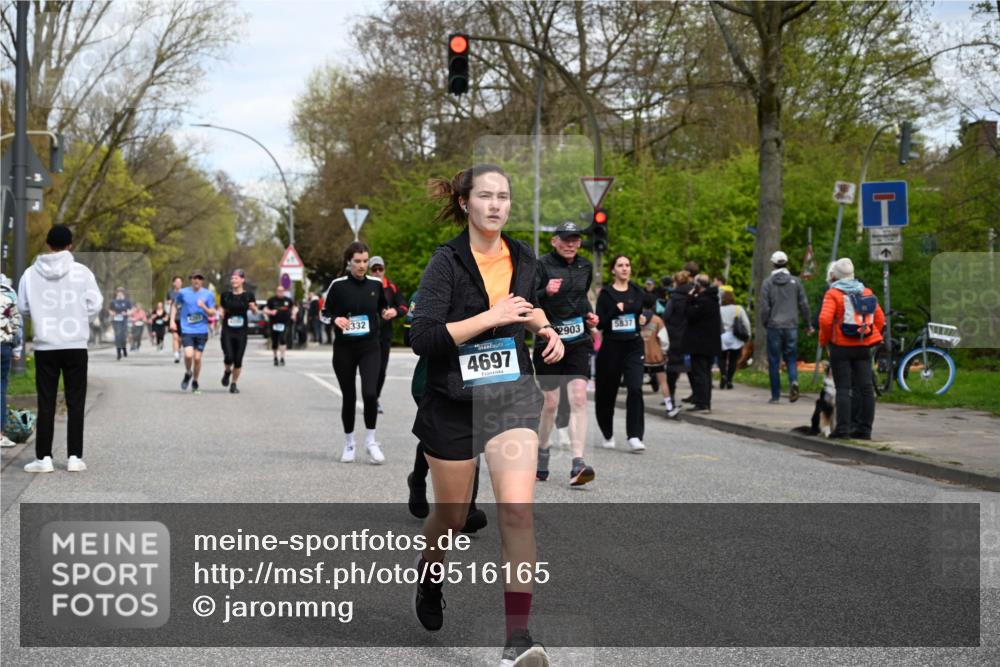 12.04.2026 - 45. Internationalen Wilhelmsburger Insellauf J. Mangold http://msf.ph/oto/9516165 12.04.2026 13:17:37 Ziel 4957, 3900, 5759, 2030, 3199, 3453, 3455, 4194, 5717, 4804, 3604, 2125, 2520, 5204, 3272, 4690, 3252, 4697, 2903, 2903, 4104, 5465, 4998, 5332, 4203, 4202, 5836, 2759, 4487, 2833, 3879, 3630, 5714, 4213, 2516, 2517 meine-sportfotos.de