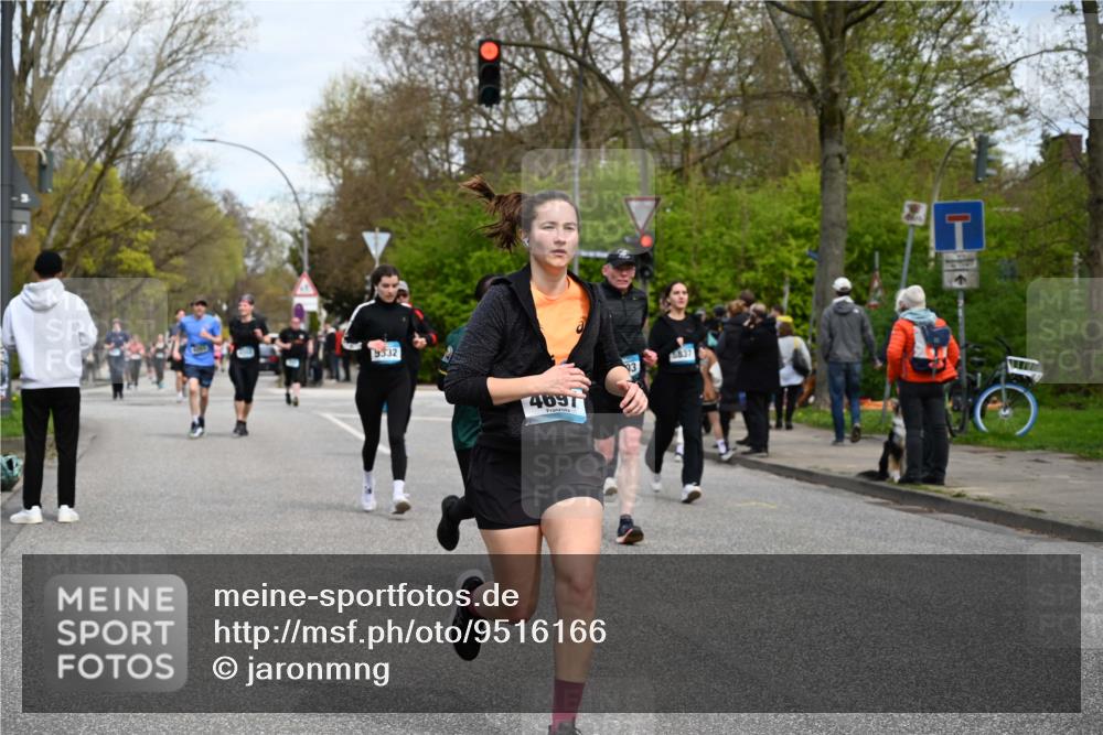 12.04.2026 - 45. Internationalen Wilhelmsburger Insellauf J. Mangold http://msf.ph/oto/9516166 12.04.2026 13:17:37 Ziel 4957, 3900, 5759, 2030, 3199, 3453, 3455, 4194, 5717, 4804, 3604, 2125, 2520, 5204, 3272, 4690, 3252, 4697, 2903, 2903, 4104, 5465, 4998, 5332, 4203, 4202, 5836, 2759, 4487, 2833, 3879, 3630, 5714, 4213, 2516, 2517 meine-sportfotos.de