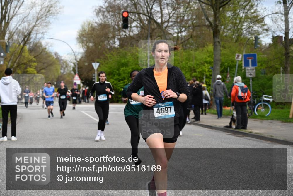 12.04.2026 - 45. Internationalen Wilhelmsburger Insellauf J. Mangold http://msf.ph/oto/9516169 12.04.2026 13:17:37 Ziel 4957, 3900, 5759, 2030, 3199, 3453, 3455, 4194, 5717, 4804, 3604, 2125, 2520, 5204, 3272, 4690, 3252, 4697, 2903, 2903, 4104, 5465, 4998, 5332, 4203, 4202, 5836, 2759, 4487, 2833, 3879, 3630, 5714, 4213, 2516, 2517 meine-sportfotos.de