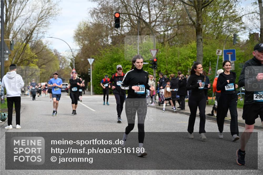 12.04.2026 - 45. Internationalen Wilhelmsburger Insellauf J. Mangold http://msf.ph/oto/9516180 12.04.2026 13:17:39 Ziel 5759, 2030, 3199, 3453, 3455, 4194, 5717, 4804, 3604, 2125, 2520, 5204, 3272, 4690, 3252, 4697, 2903, 4104, 4104, 5465, 4998, 5332, 4203, 4202, 5836, 2759, 4487, 2833, 2833, 3879, 3630, 5714, 4213, 2516, 2517, 4031, 3694 meine-sportfotos.de
