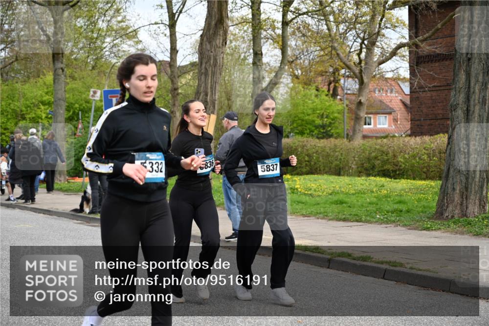 12.04.2026 - 45. Internationalen Wilhelmsburger Insellauf J. Mangold http://msf.ph/oto/9516191 12.04.2026 13:17:40 Ziel 5759, 2030, 3199, 3453, 3455, 4194, 5717, 4804, 3604, 2125, 2520, 5204, 3272, 4690, 3252, 4697, 2903, 4104, 5465, 4998, 5465, 4998, 5332, 4203, 4202, 5836, 2759, 4487, 2833, 3879, 3630, 5714, 4213, 2516, 2517, 4031, 3694 meine-sportfotos.de