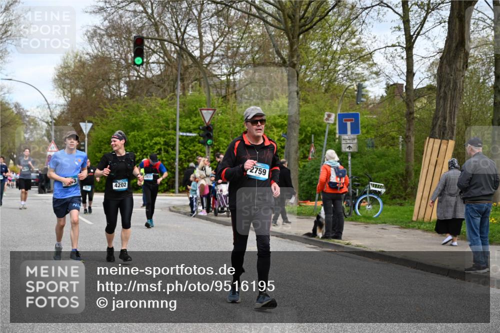 12.04.2026 - 45. Internationalen Wilhelmsburger Insellauf J. Mangold http://msf.ph/oto/9516195 12.04.2026 13:17:41 Ziel 2030, 3199, 3453, 3455, 4194, 5717, 4804, 3604, 2125, 2520, 5204, 3272, 4690, 3252, 4697, 2903, 4104, 5465, 4998, 5332, 4203, 4202, 5836, 2759, 4487, 2833, 3879, 3630, 5714, 4213, 2516, 2517, 4031, 3694, 2018 meine-sportfotos.de